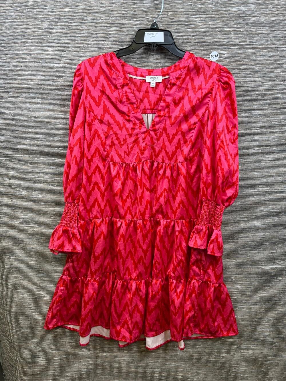 Umgee Dress Womens M Pink Chevron Smocked Bell Sleeve Swing Trapeze Boho Short